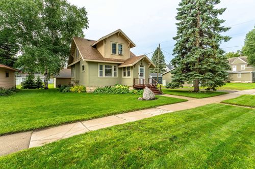 215 W Alcott Ave, Fergus Falls, MN, 56537-2724 | Card Image
