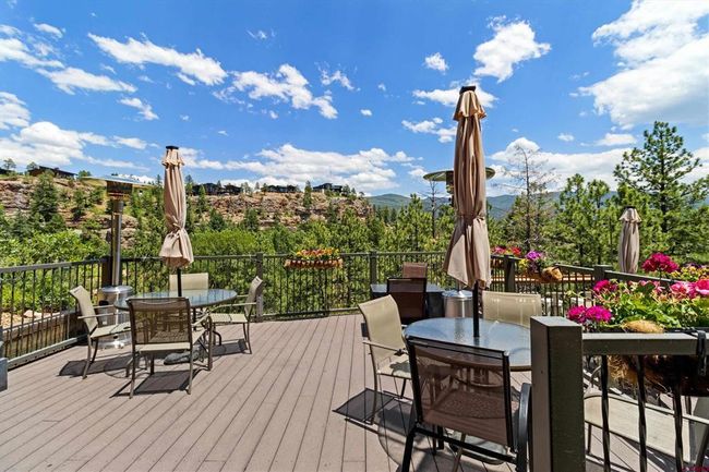 Cliffside Bar & Grille Patio | Image 27