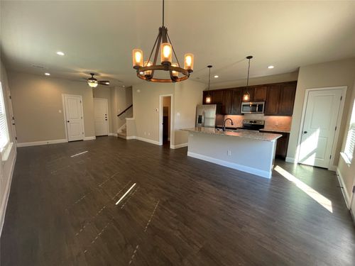 807 Jameson St, Weatherford, TX, 76086-2635 | Card Image