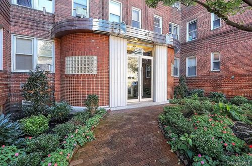 apt-306-6536 Wetherole St, Rego Park, NY, 11374-4769 | Card Image