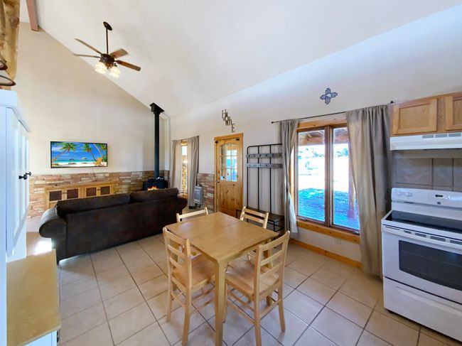 321 Neal Ave, House other with 2 bedrooms, 2 bathrooms and null parking in Eagle Nest NM | Image 4