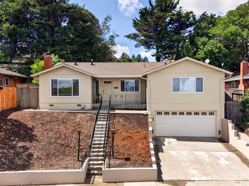 737 Elm Dr, Petaluma, CA, 94952-1810 | Card Image