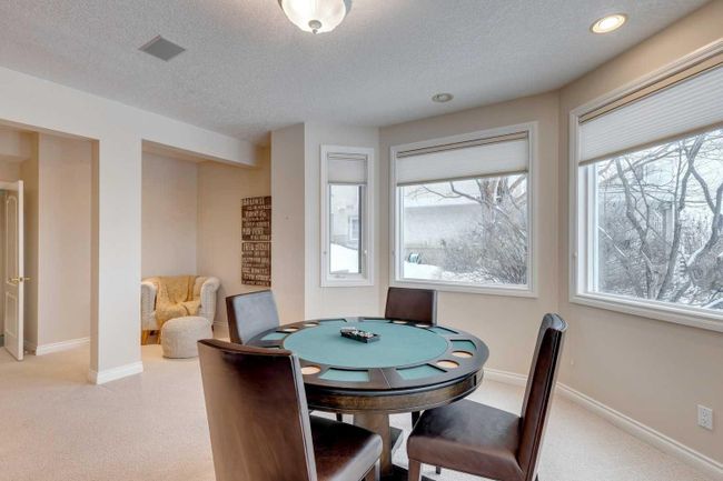 329 Douglasdale Point Se, Home with 4 bedrooms, 2 bathrooms and 6 parking in Calgary AB | Image 29