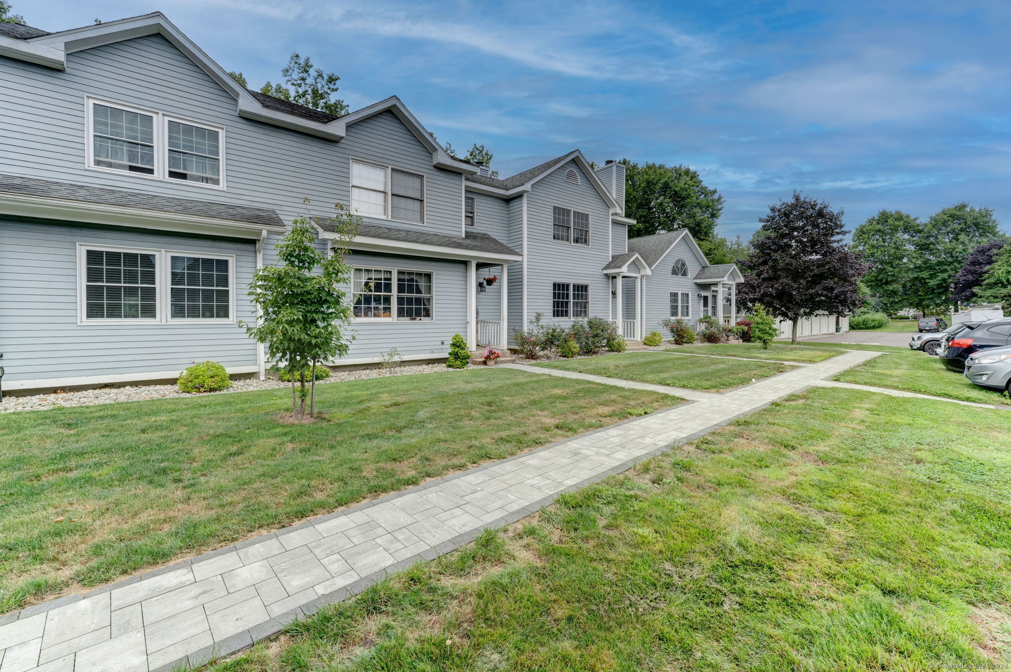 Fieldstone Ct, Colchester, CT 06415