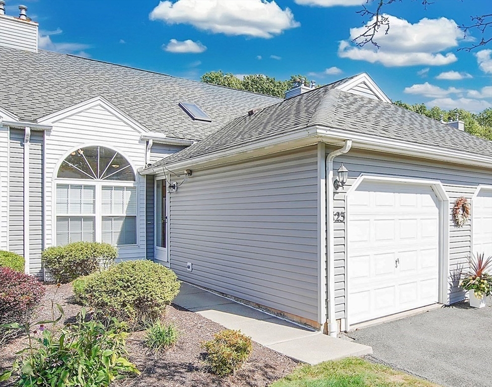 Brookfield Ln, Agawam, MA 01001