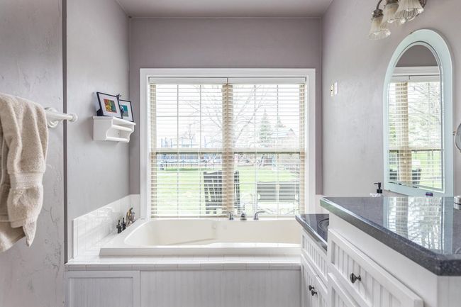 180 East River Drive, Condo with 4 bedrooms, 3 bathrooms and null parking in LEDGEVIEW WI | Image 18