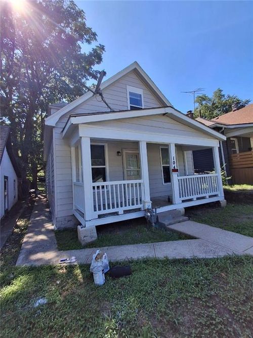 104 S 13th St, Kansas City, KS, 66102-5450 | Card Image