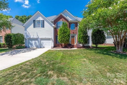 211 Alnwick Ln, Waxhaw, NC, 28173-6540 | Card Image