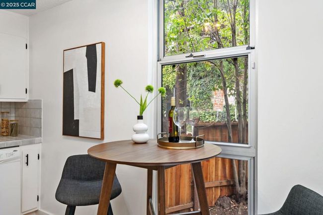 101 - 2 Panoramic Way, Condo with 2 bedrooms, 1 bathrooms and 1 parking in Berkeley CA | Image 16