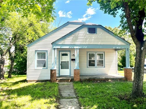 227 S Lynn St, Nevada, MO, 64772-3430 | Card Image