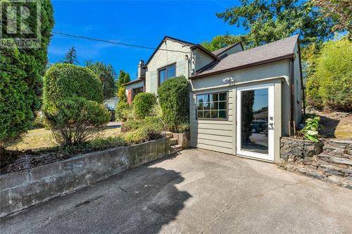 902 Forshaw Rd, Esquimalt, BC, V9A6L9 | Card Image