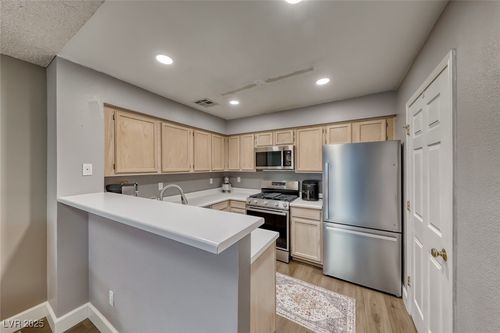 unit-a-2040 Willowbury Dr, Las Vegas, NV, 89108-7085 | Card Image