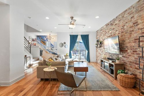 7203 Bassett Ct, Austin, TX, 78741-5401 | Card Image