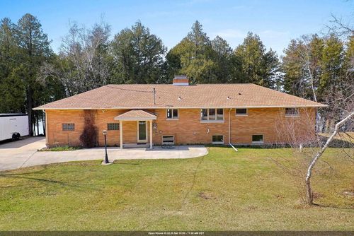 2441 White Star Road Road, Gardner, WI, 54204 | Card Image