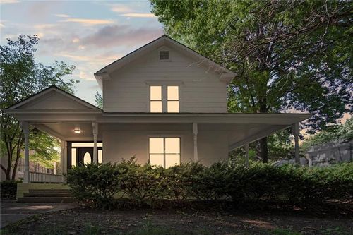 613 Chestnut St, Leavenworth, KS, 66048-2631 | Card Image