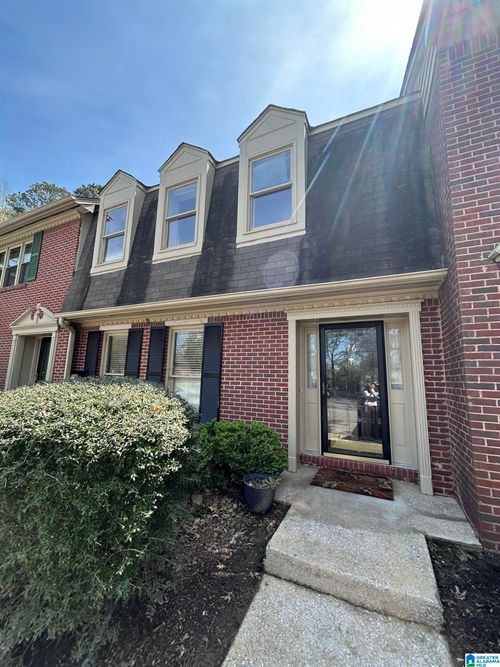 16 Chase Plantation Pkwy, HOOVER, AL, 35244-1523 | Card Image