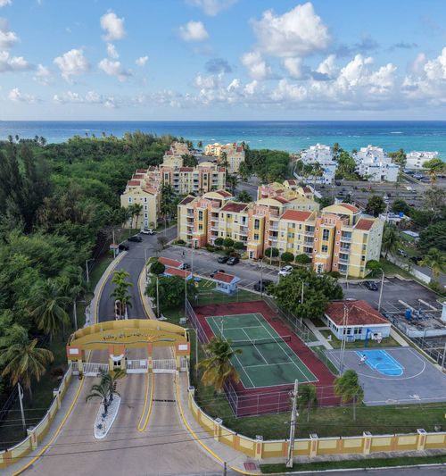 C5J3+46 Medianía Alta, Loiza, PR, 00772 | Card Image