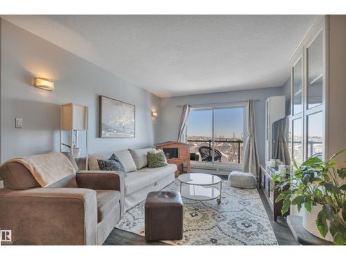 1204 156 St Nw, Edmonton, AB, T6R0R6 | Card Image