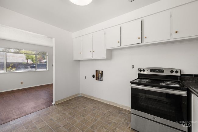 812 E Sherman Ave, Home with 4 bedrooms, 2 bathrooms and 2 parking in Nampa ID | Image 12