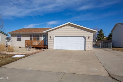 142 Allen Dr, Lincoln, ND, 58504-9118 | Card Image