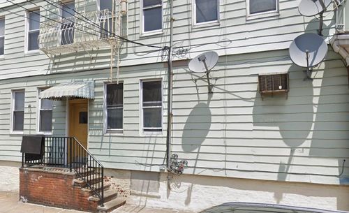 675 Kennedy Blvd, Bayonne, NJ, 07002-2722 | Card Image