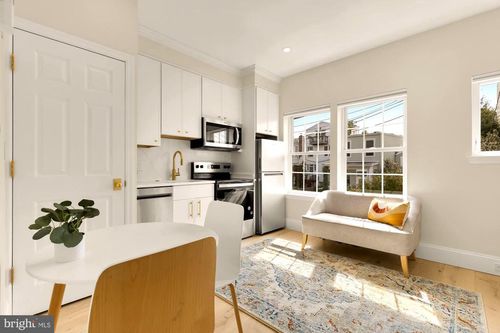 2-3542 T St Nw, WASHINGTON, DC, 20007-2217 | Card Image