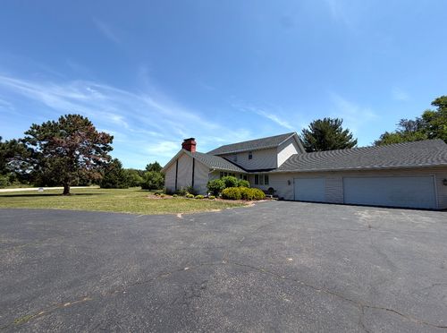 5009 Whispering Pine Cir, Thomson, IL, 61285-7615 | Card Image
