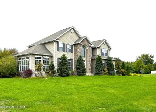 3 Derek Ct, Manalapan, NJ, 07726-3463 | Card Image