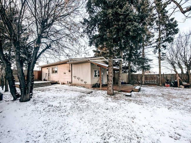 4407 47 Street, Home with 3 bedrooms, 1 bathrooms and 2 parking in Spirit River AB | Image 11