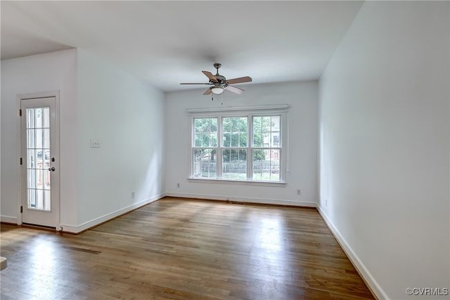Breakfast area between kitchen & family room spaces | Image 15