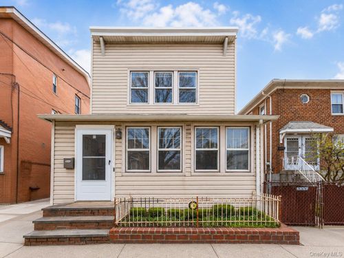 61-17B 165th St, Fresh Meadows, NY, 11365-1927 | Card Image