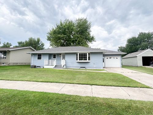 607 5th Ave, Wilmont, MN, 56185-4013 | Card Image