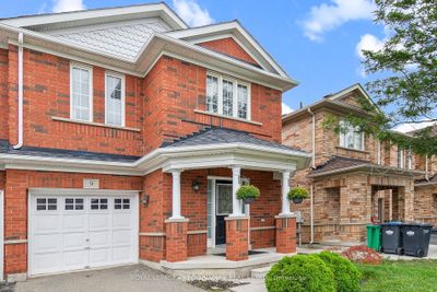 9 Hollingsworth Cir, Home with 4 bedrooms, 3 bathrooms and 2 parking in Brampton ON | Image 2