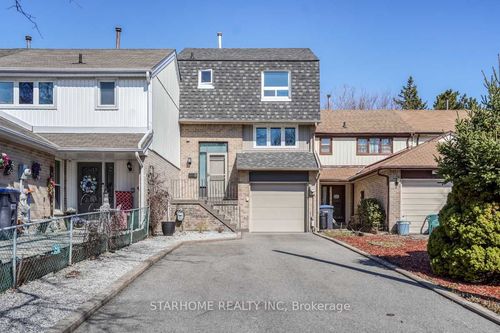 8 Amberwood Sq, Brampton, ON, L6Z1G3 | Card Image