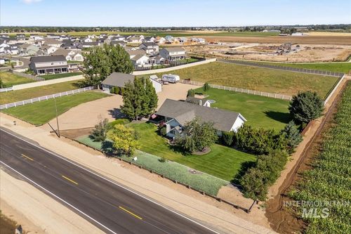 5814 E Locust Ln, Nampa, ID, 83686-8602 | Card Image