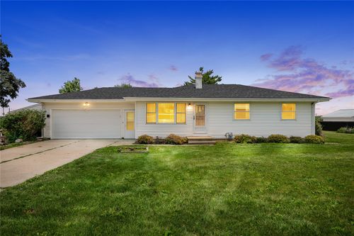 7800 Wieneke Cir, Cedar Rapids, IA, 52404-7169 | Card Image