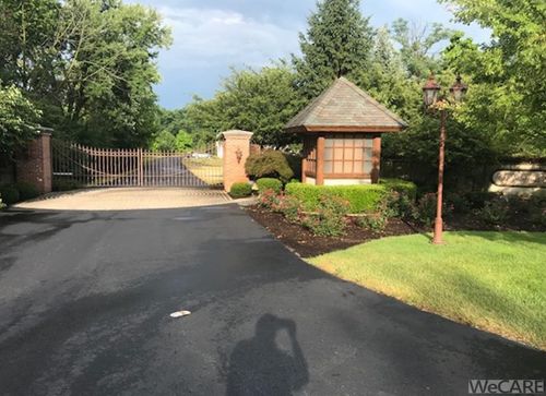 5 Estate Dr, Lima, OH, 45805-3600 | Card Image
