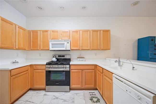 4209 Cascade Falls Dr, House other with 2 bedrooms, 2 bathrooms and null parking in SARASOTA FL | Image 15
