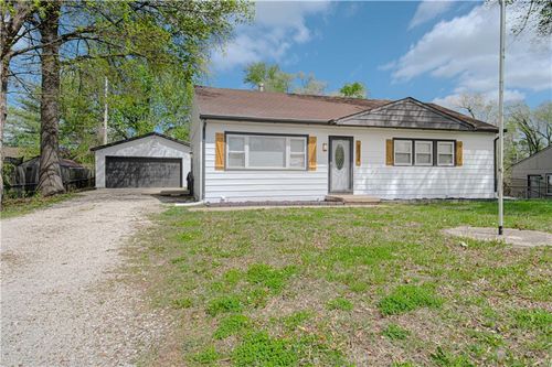 8024 Armstrong Ave, Kansas City, KS, 66112-2533 | Card Image