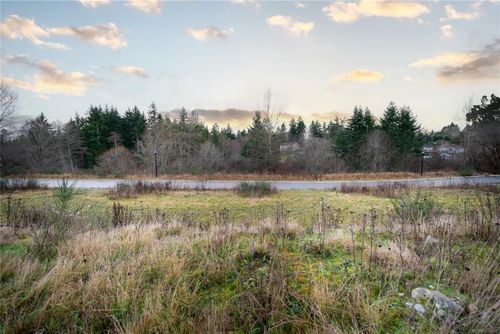 871 Old Victoria Rd, Nanaimo, BC, V9R0L3 | Card Image