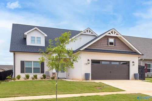7 Ginsberg Rd, Madison, AL, 35756-2207 | Card Image