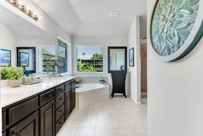 1402 White Water Ln, House other with 4 bedrooms, 2 bathrooms and null parking in Rockwall TX | Image 15
