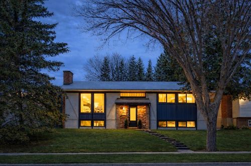 2416 Palliser Dr Sw, Calgary, AB, T2V3S7 | Card Image