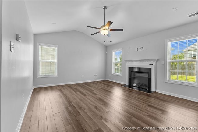 324 New Castle Ln, House other with 3 bedrooms, 3 bathrooms and null parking in Spring Lake NC | Image 8
