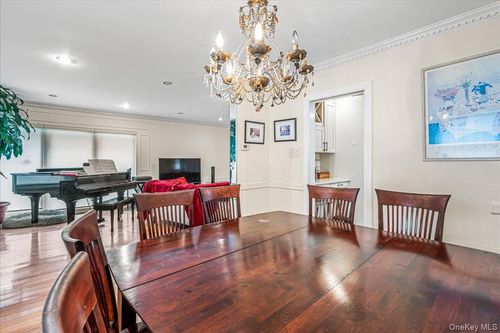 8543 211th St, Queens Village, NY, 11427-1315 | Card Image