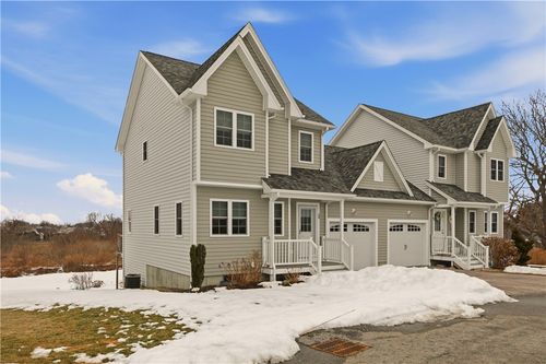 58 Seafare Ln, Portsmouth, RI, 02871-3016 | Card Image