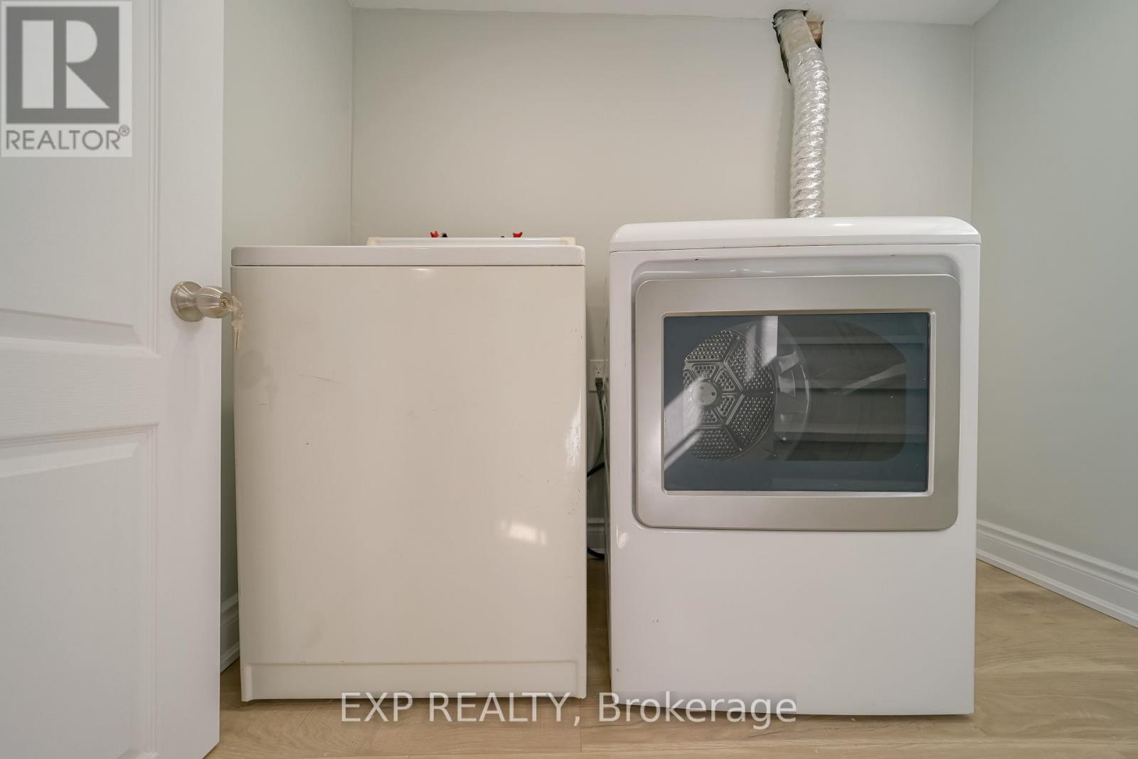 Residential Lease in Hamilton (Homeside) 5