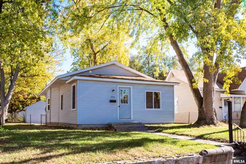 1014 S 3rd St, Pekin, IL, 61554-4431 | Card Image