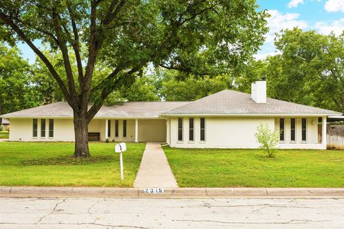 2315 W Lavender Ln, Arlington, TX, 76013-4806 | Card Image