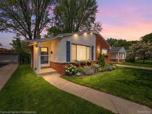 3050 Sylvan Dr, Royal Oak, MI, 48073-3248 | Card Image